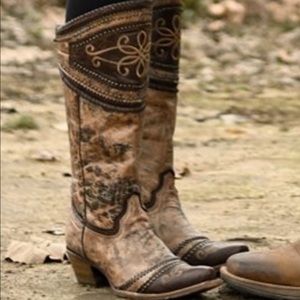 Corral boots